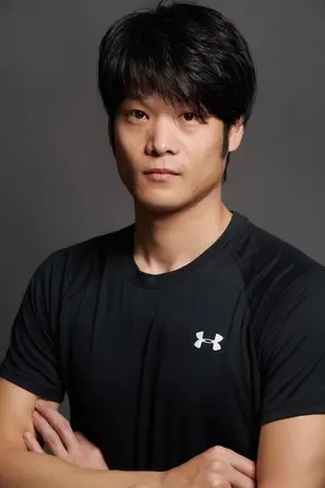 IDEAL BODYの濱崎　竜馬トレーナー